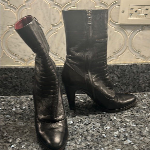 Prada Black Leather Heeled 3” Boots Women’s size 36.5 (6.5) - Picture 9 of 13